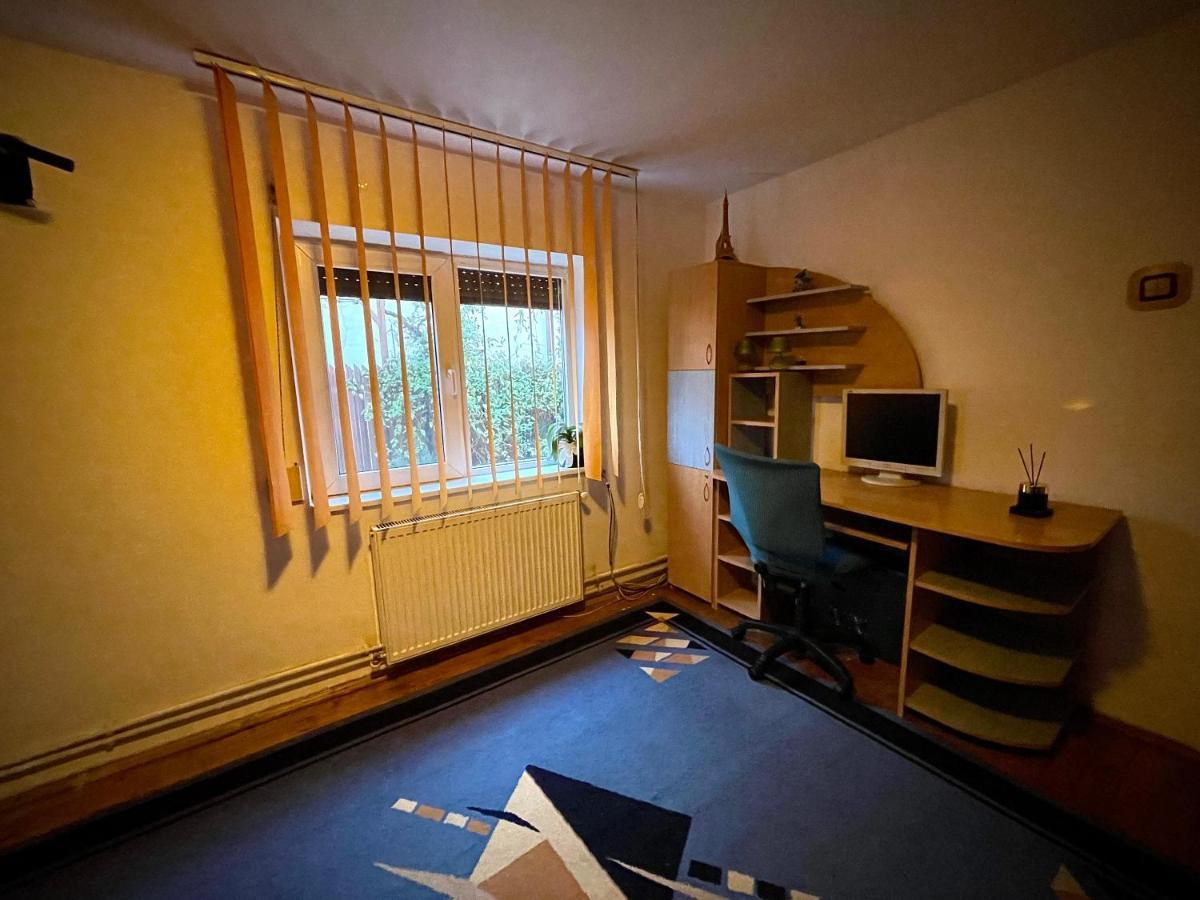 Ada-ini House * Craiova